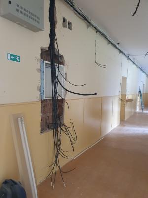 Komplexná rekonštrukcia elektrických sietí v základnej školy