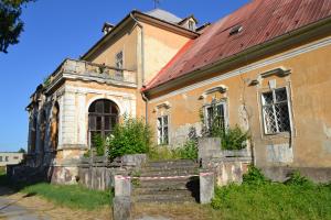 Obnova portiku kaštieľa Motešických v Ladcoch