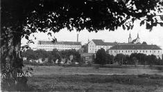 Ilavský hrad s&nbsp;väzenskou prístavbou, 1931